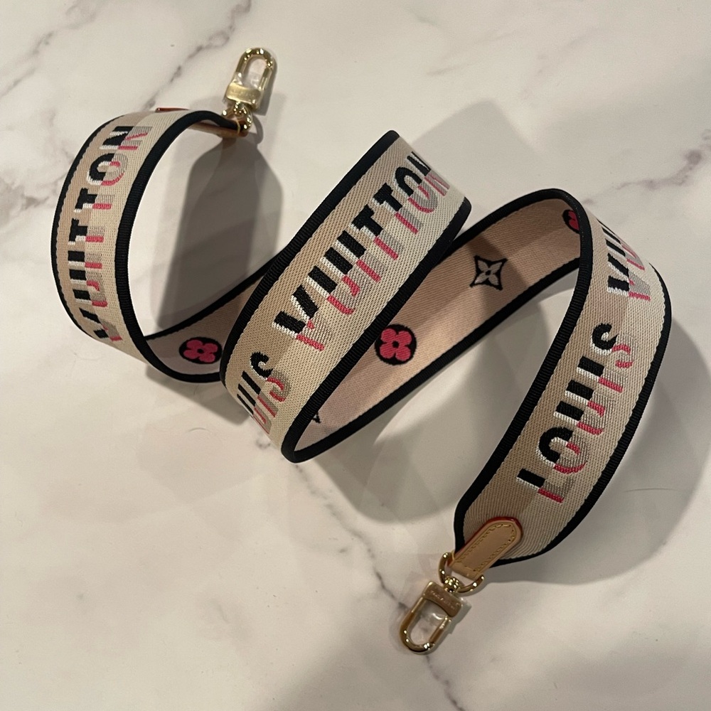 SOLD-💯% Authentic LOUIS VUITTON Diane Jacquard Textile Signature Strap✨